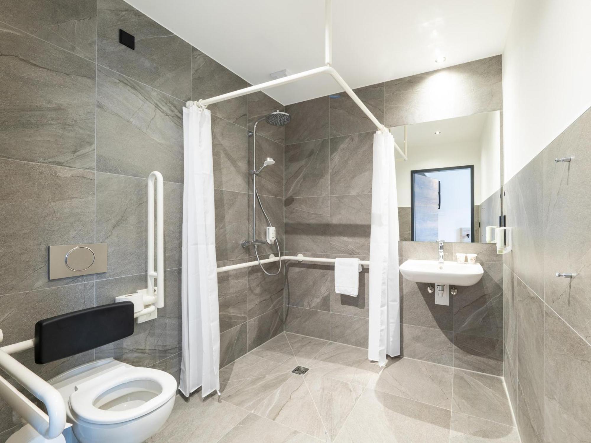 B&B Hotel Albstadt-Hbf 외부 사진